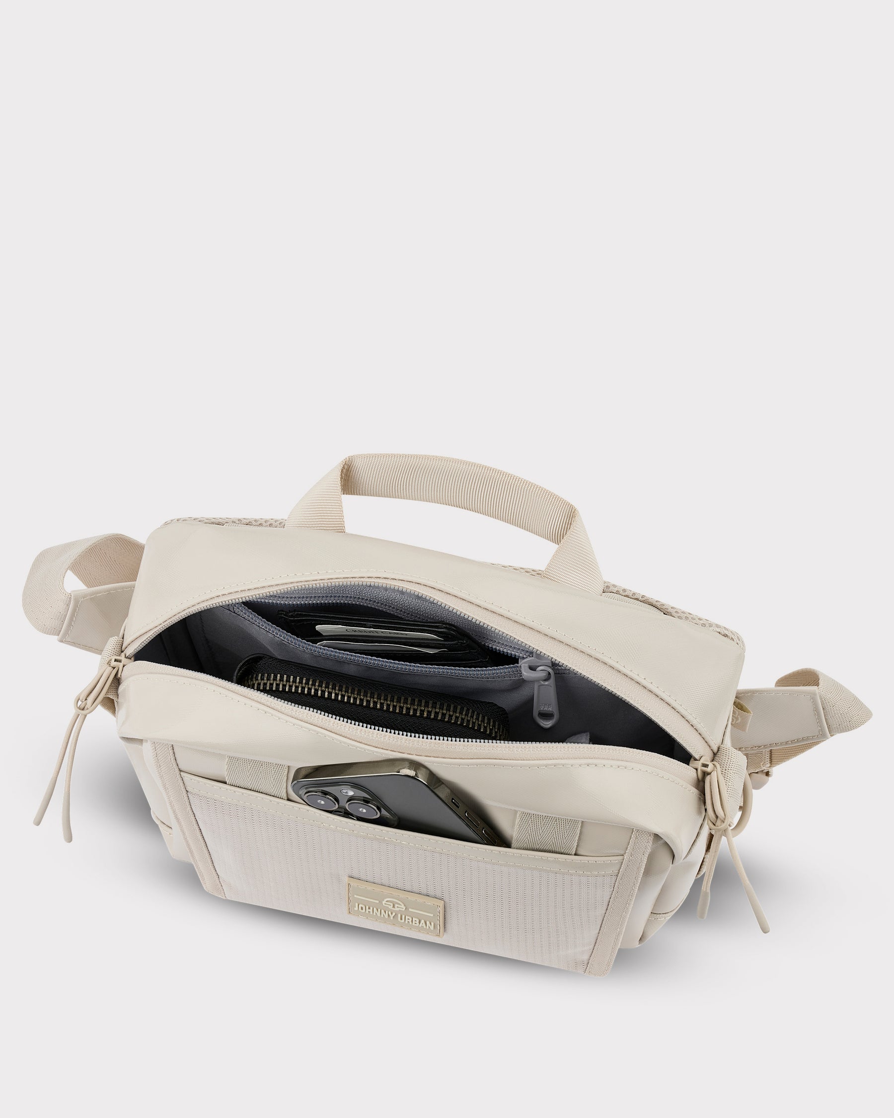 Beige Lenkertasche Fahrrad 'Nelson' von Johnny Urban mit geöffneten Reißverschlüssen, Smartphonefach und Innenfächern