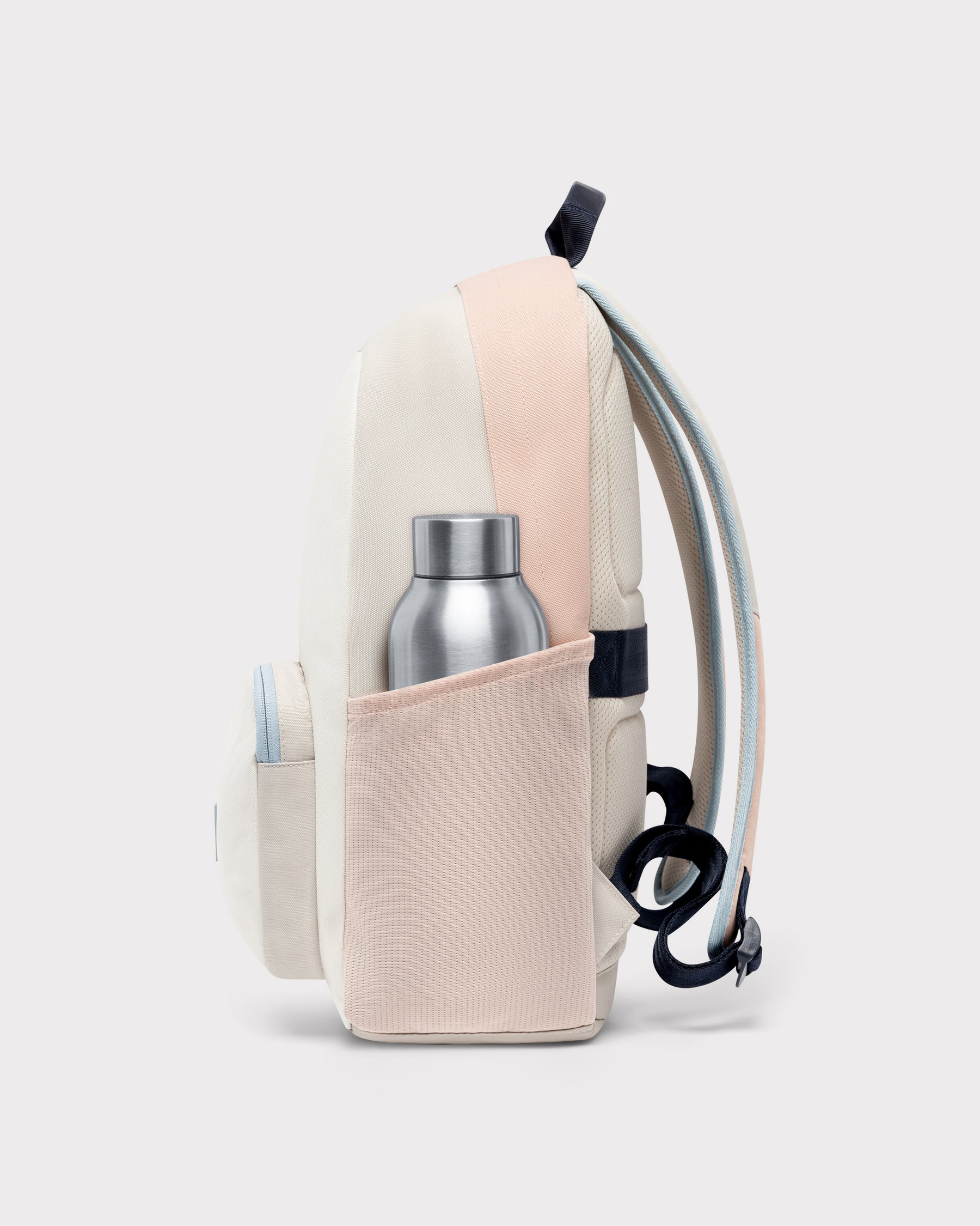 Rucksack 'Mo' in Beige mit seitlicher Netztasche und Metallflasche