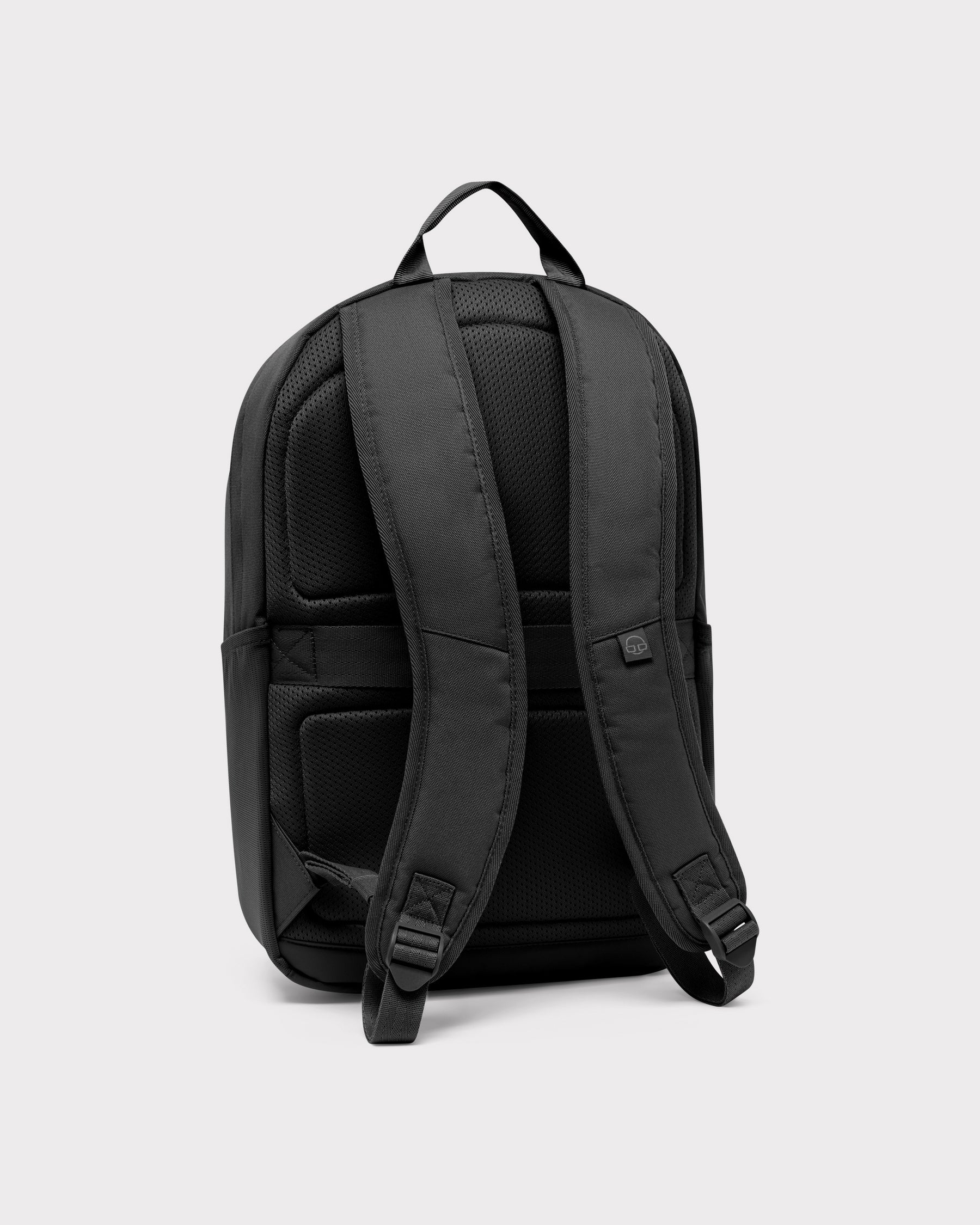 Schwarzer Johnny Urban Rucksack 'Mo' mit gepolsterten, verstellbaren Schultergurten und belüftetem Rückenpolster