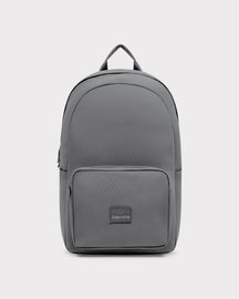 Dunkelgrauer Rucksack 'Mo' von Johnny Urban mit Fronttasche und Logo