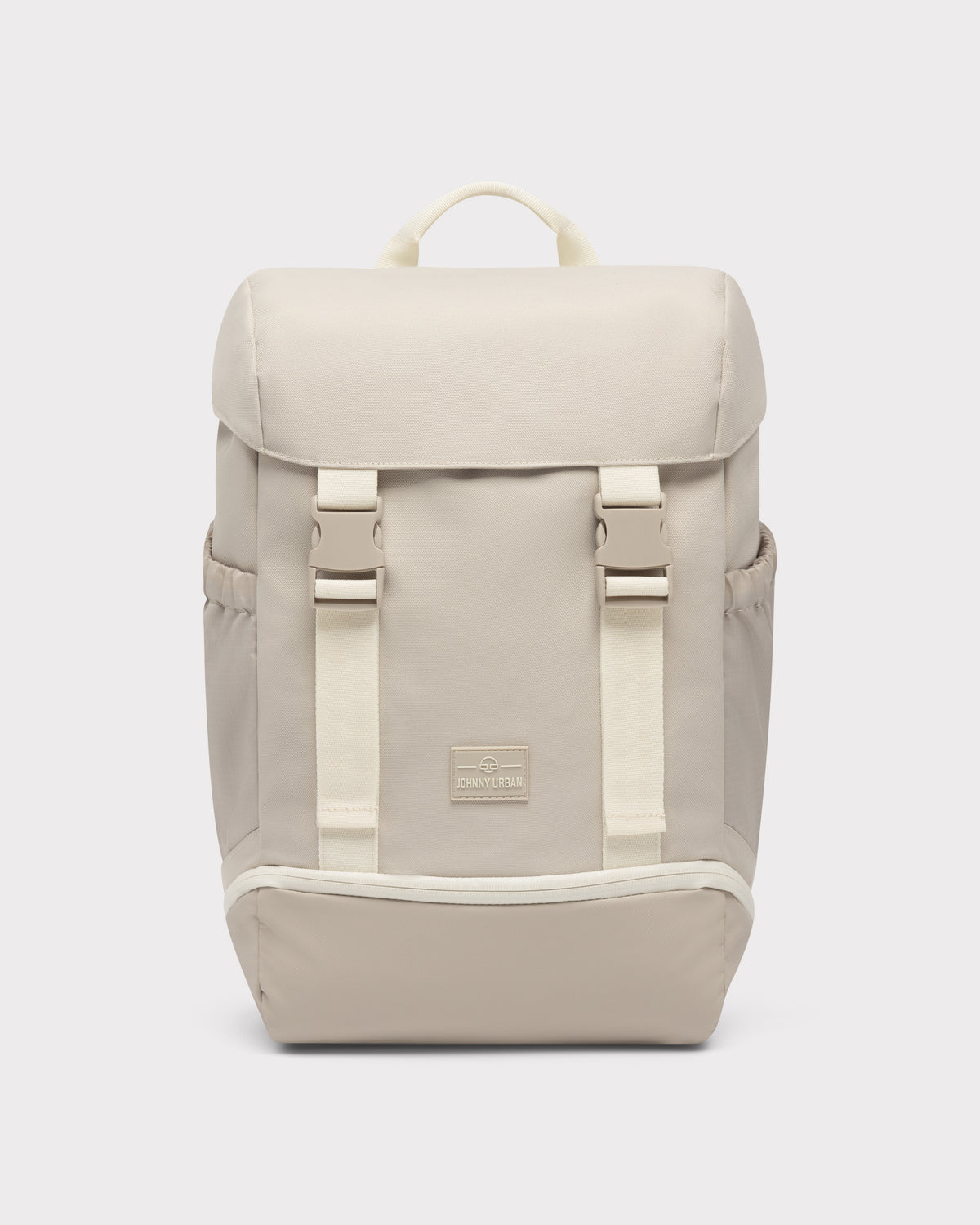 Sandfarbener Rucksack 'Nico' von Johnny Urban mit Klappe und zwei vorderen Verschlussriemen