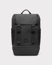 Schwarzer Johnny Urban Rucksack 'Nico' mit zwei Frontschnallen und seitlichen Taschen