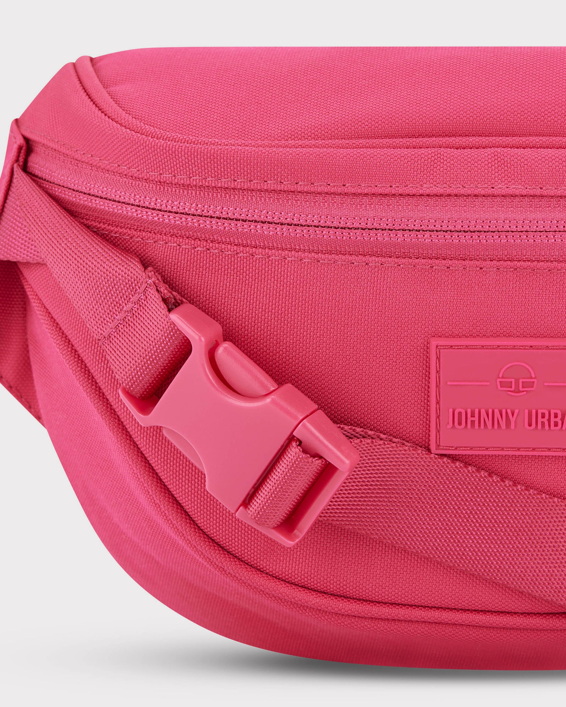 Rosa Bauchtasche 'Ben' von Johnny Urban mit Reißverschluss und verstellbarem Gurt