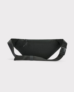 Große schwarze Bauchtasche 'Erik Large' von Johnny Urban mit verstellbarem Gurt und Reißverschluss