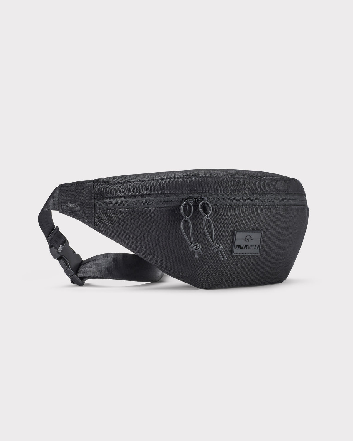 Schwarze große Bauchtasche ‚Erik Large‘ von Johnny Urban mit zwei Reißverschlüssen und Logo-Patch