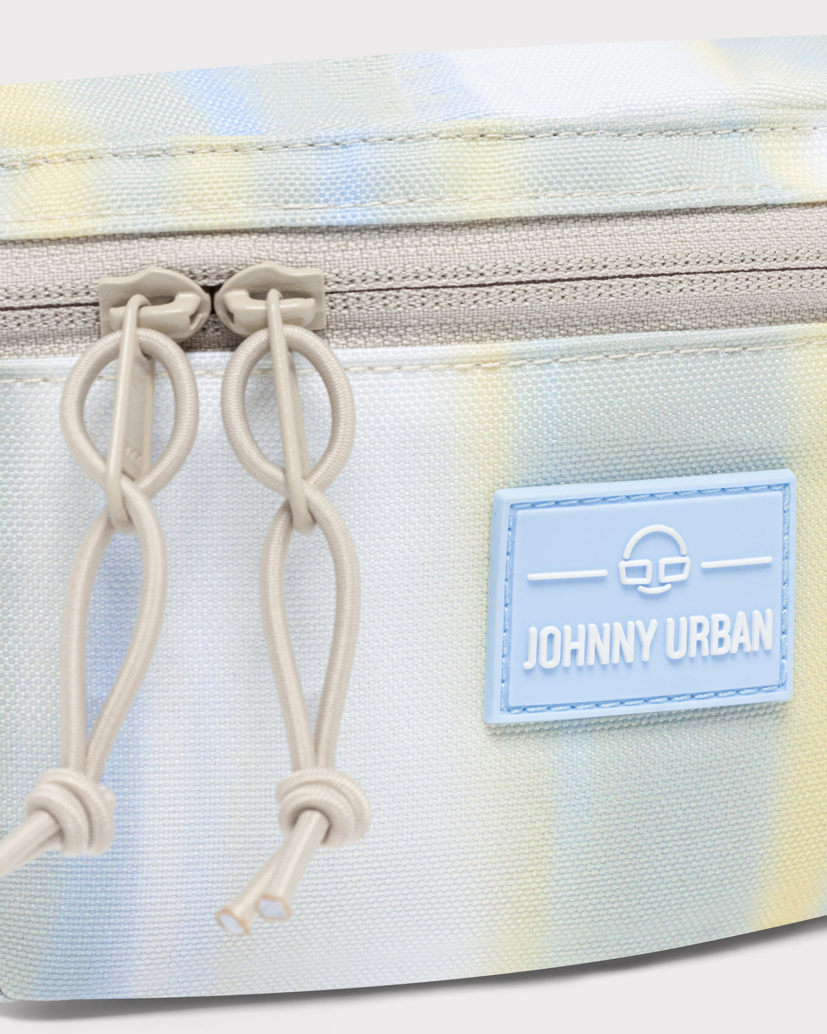 Kleine Bauchtasche 'Erik Small' von Johnny Urban in sandfarben mit gestreiftem Muster und doppeltem Reißverschluss