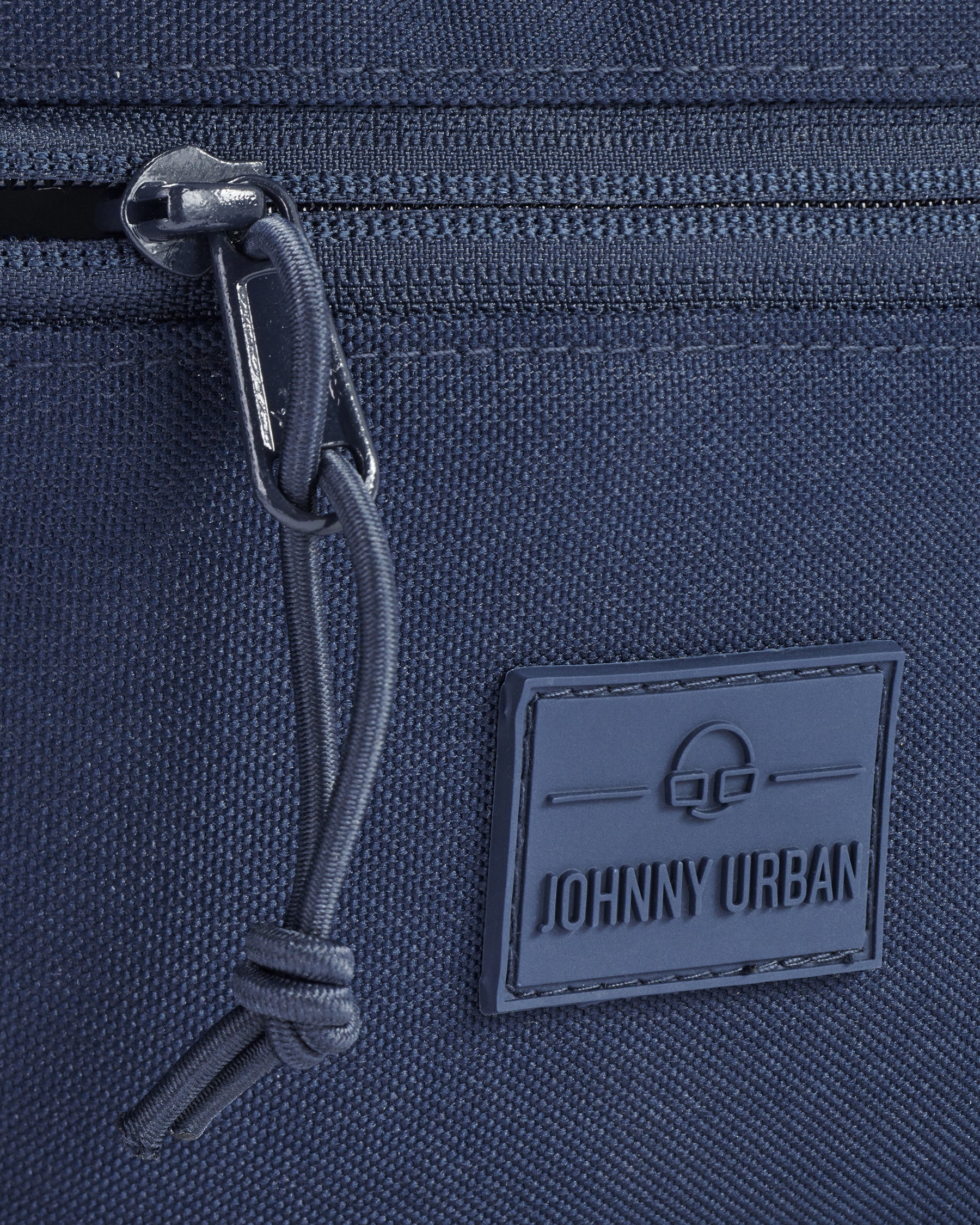 Blaue Bauchtasche 'Erik Large' von Johnny Urban aus robustem Material mit Reißverschluss und Logo-Patch
