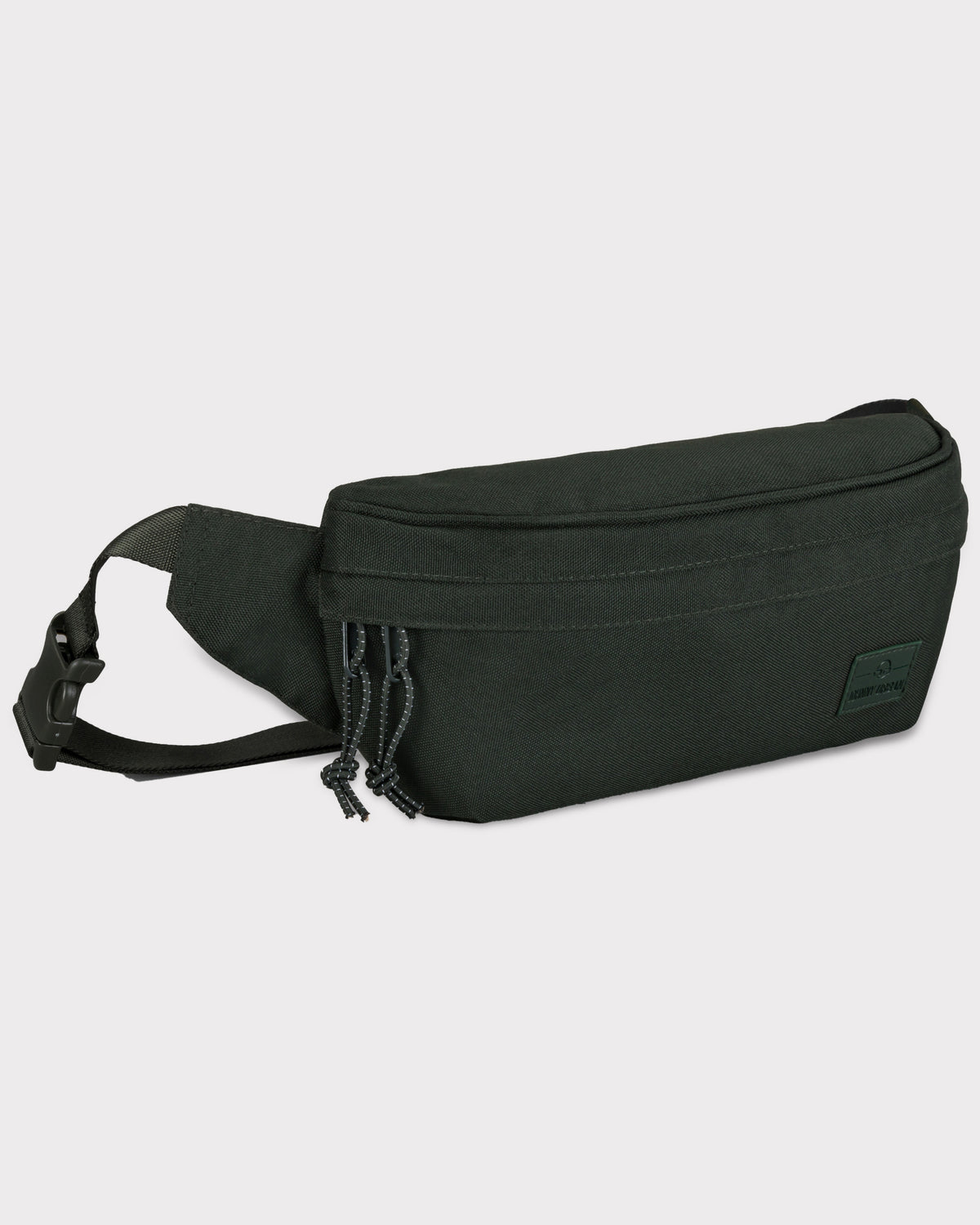 Grüne nachhaltige Bauchtasche 'Tom' von Johnny Urban mit verstellbarem Gurt und zwei Reißverschlüssen