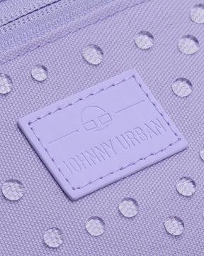 Wasserabweisende lila Bauchtasche 'Erik Small' von Johnny Urban mit Logo auf dem Etikett