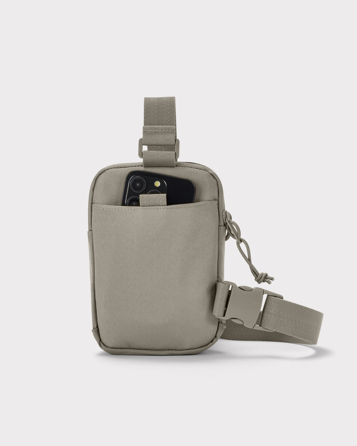 Johnny Urban Front Pack 'Arthur' in desert-grau mit Handy in vorderer Tasche