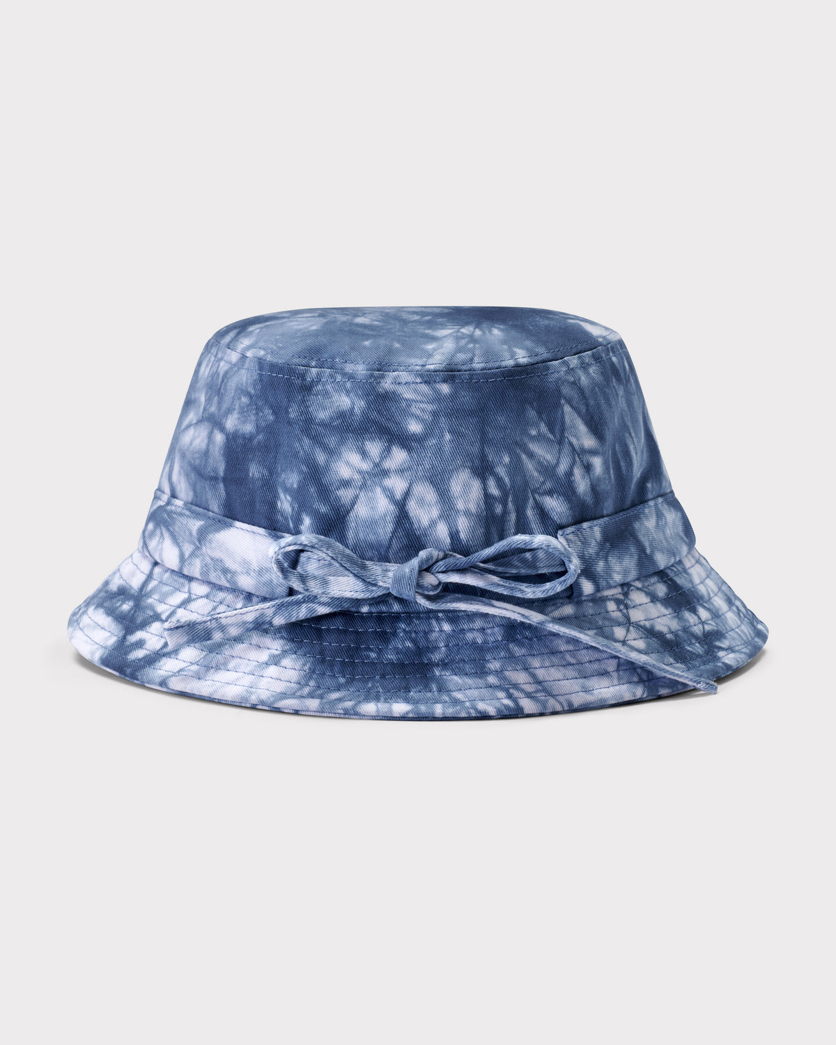 Blauer Batik-Bucket-Hat 'Gill' mit Schleife aus Stoff