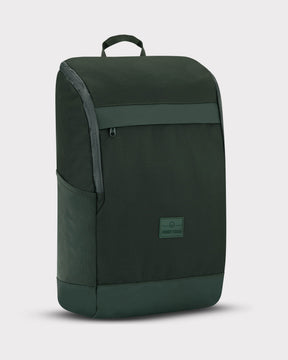 Grüner Business-Rucksack Jasper von Johnny Urban mit schlankem rechteckigem Design und Fronttasche mit Reißverschluss