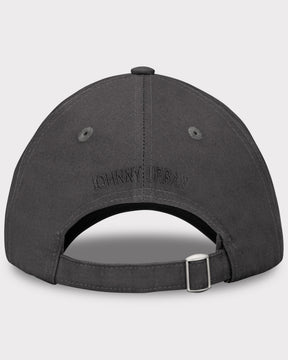 Grau bestickte Johnny Urban Cap 'Jen' Rückansicht mit verstellbarem Riemen und Metallverschluss
