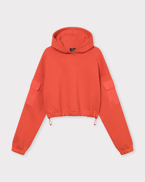 Roter kurzer Kapuzenpullover 'Carly' mit langen Ärmeln und Taschen auf den Oberarmen