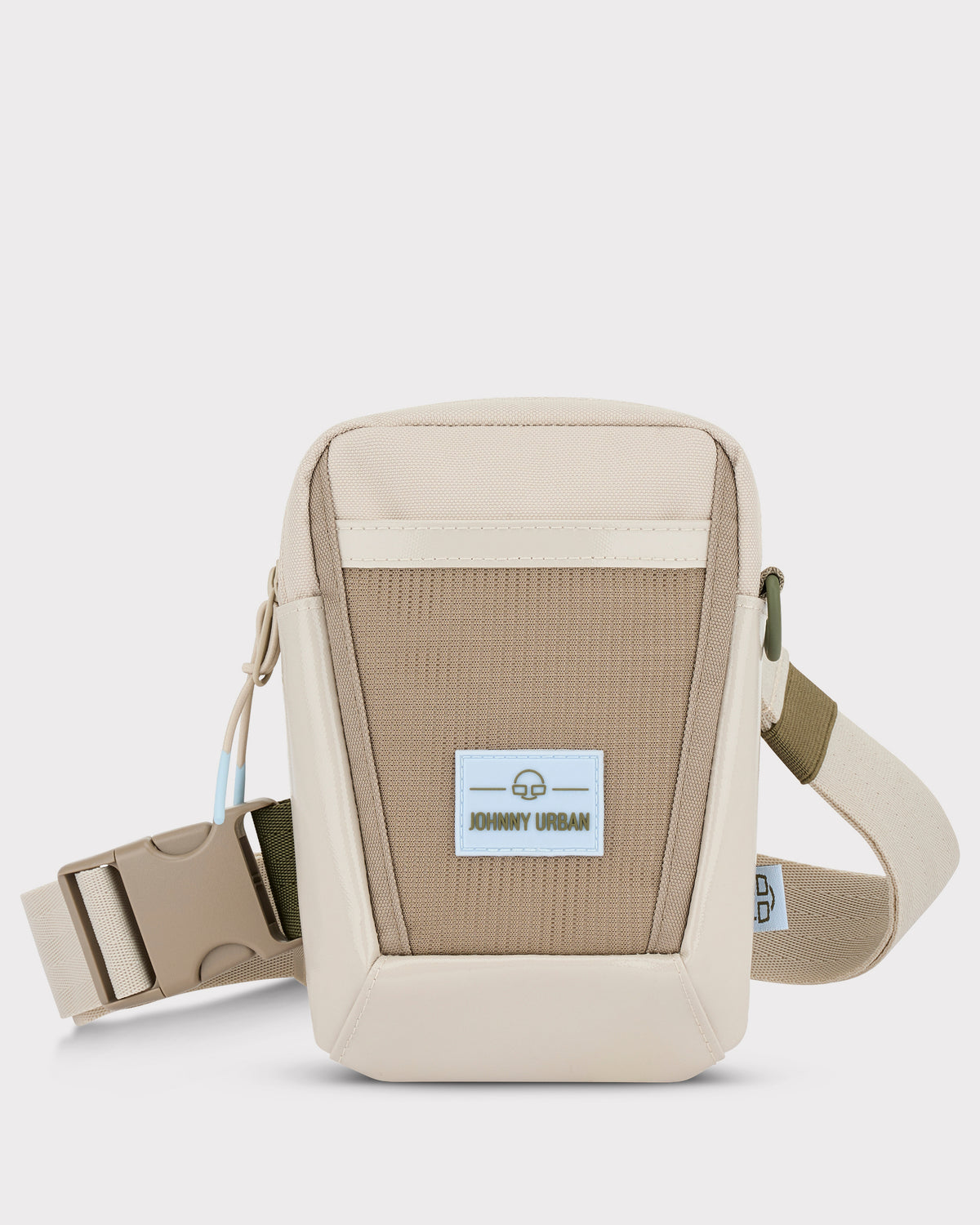 Kleine Umhängetasche Lex von Johnny Urban in Beige mit verstellbarem Gurt und Markenlogo vorne