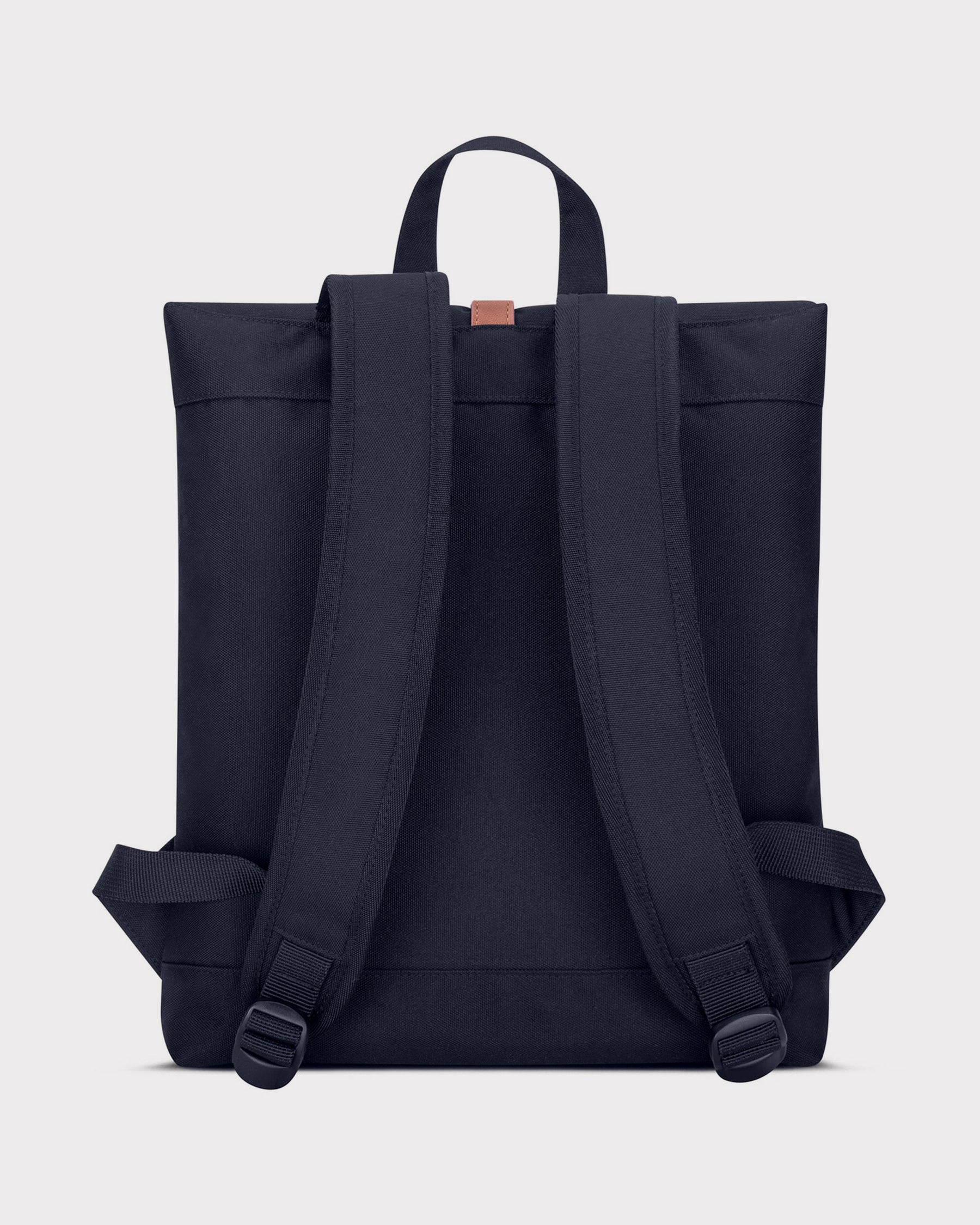 Schwarzer Damenrucksack 'Mia' von Johnny Urban mit gepolsterten, verstellbaren Trägern