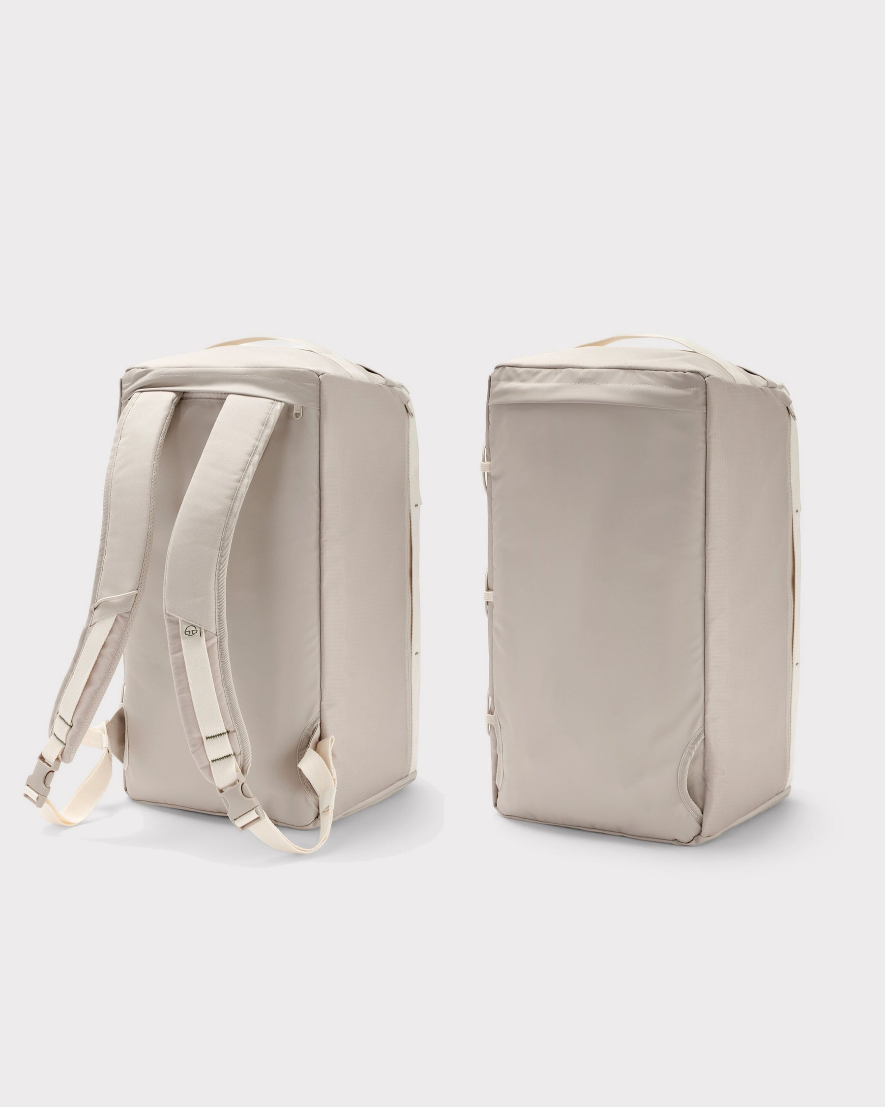Beiger Duffle Bag 'Shawn Medium' von Johnny Urban mit gepolsterten Rucksackträgern und rechteckigem Design