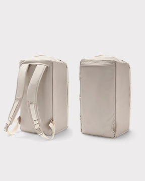 Beiger Duffle Bag 'Shawn Medium' von Johnny Urban mit gepolsterten Rucksackträgern und rechteckigem Design