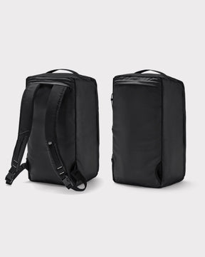 Schwarze duffle Bag 'Shawn Medium' von Johnny Urban, rechteckig, mit gepolsterten Schultergurten und Tragegriff