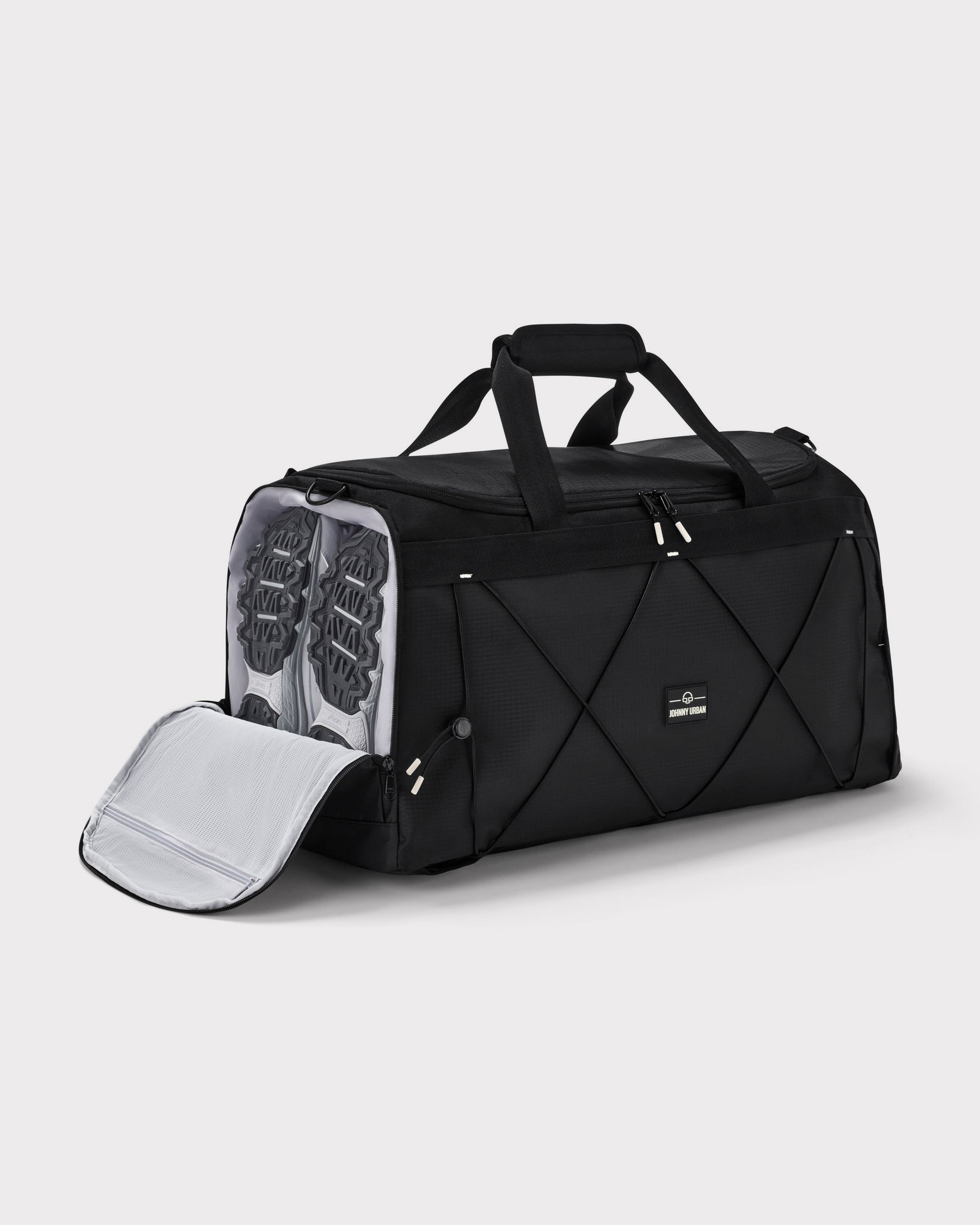 Schwarze Duffle Bag 'Shawn Large' mit separatem Schuhfach und zwei Schuhen im Fach