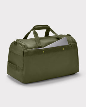 Grüne Duffle Bag 'Shawn Large' mit seitlicher Reißverschlusstasche, halb geöffneter Laptopfach