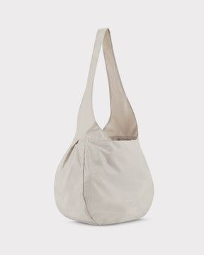 Beige Einkaufstasche 'Lee' aus weichem Material mit langem, breitem Tragehenkel