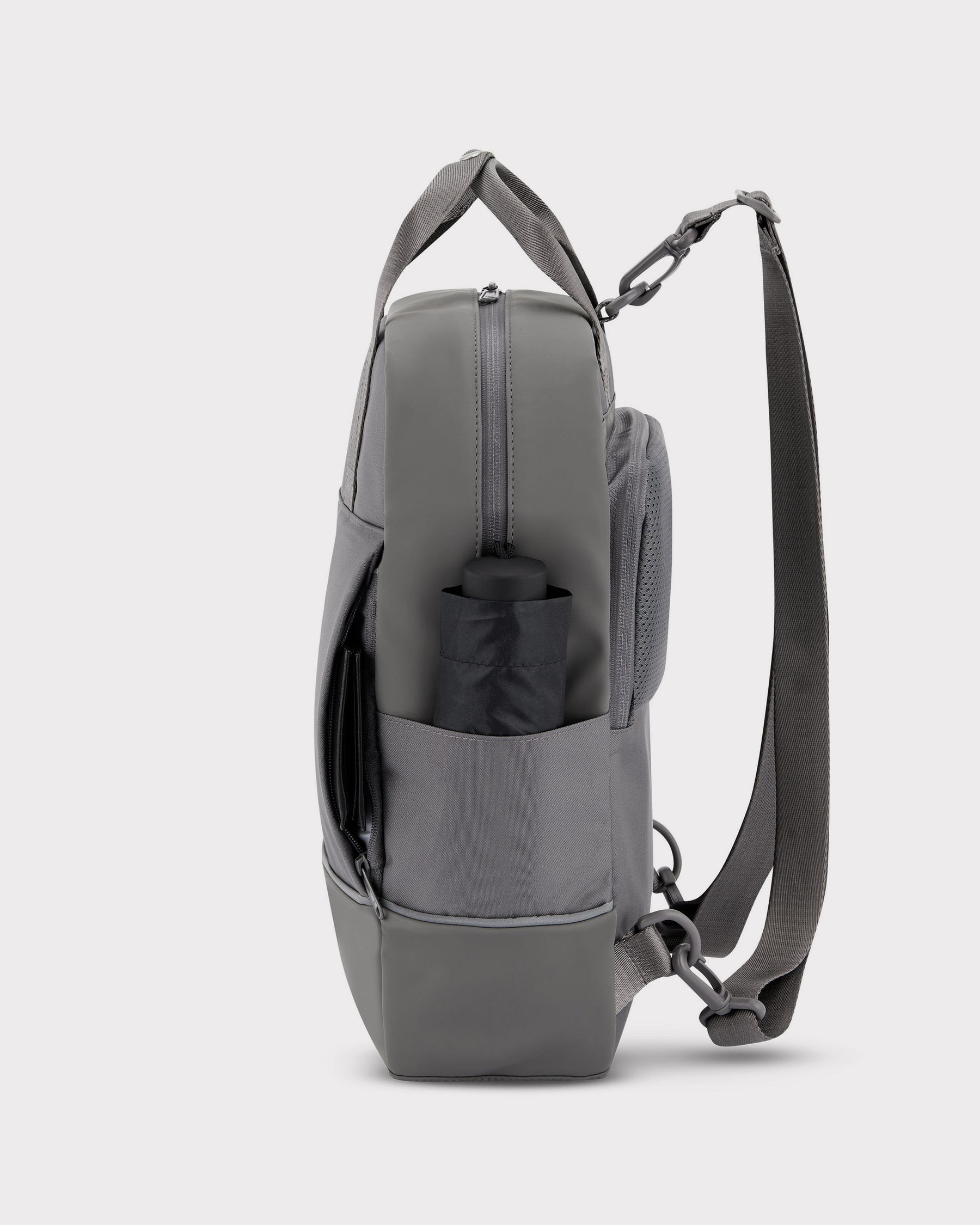 Dunkelgrauer Damenrucksack 'Jona Medium' mit Seitentasche und Tragegriff von Johnny Urban