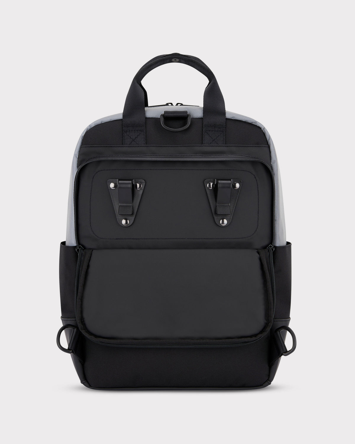 Schwarzer Fahrrucksack 'Jona Medium' von Johnny Urban mit reflektierenden Details und mehreren Halterungen