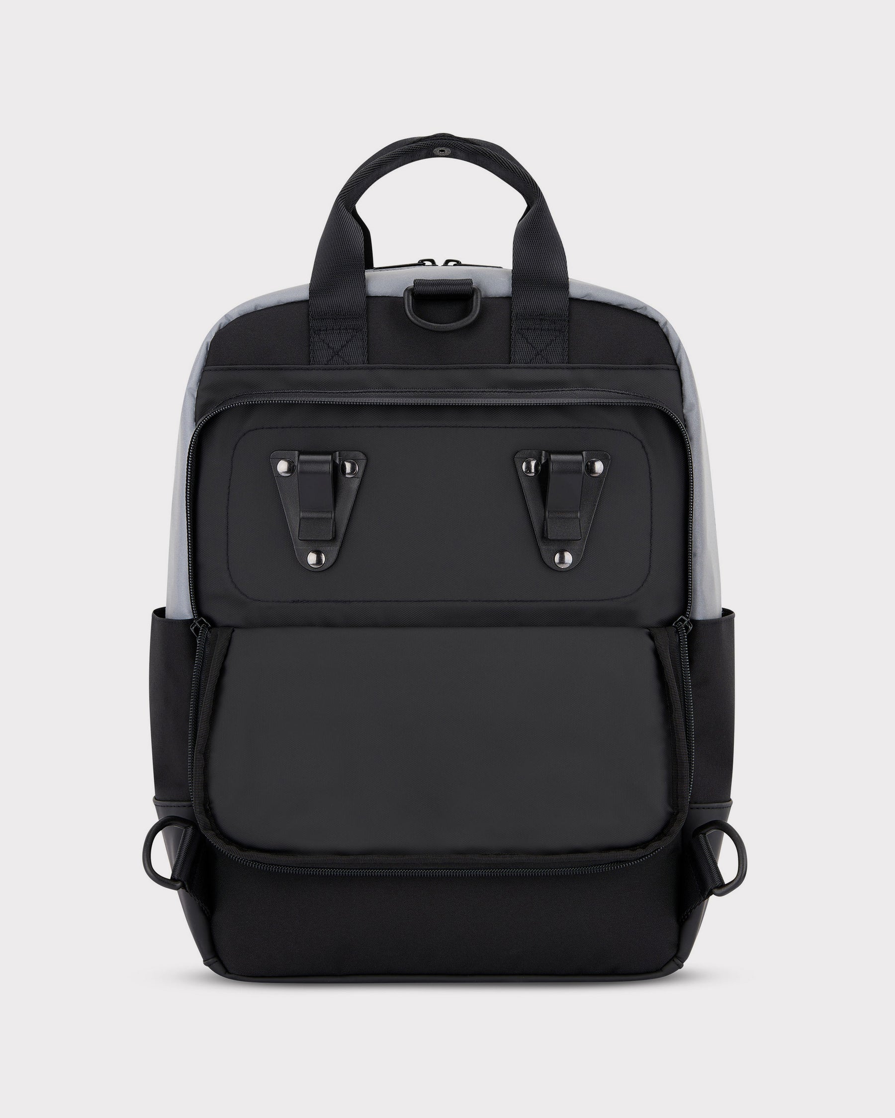 Schwarzer Fahrrucksack 'Jona Medium' von Johnny Urban mit reflektierenden Details und mehreren Halterungen