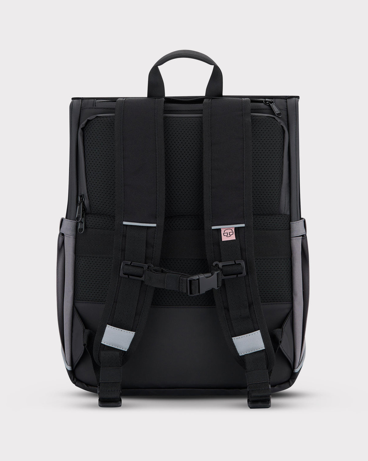 Rucksack 'Mika' Bike von Johnny Urban, Rückseite mit gepolsterten Schultergurten und gepäckträgerbefestigung