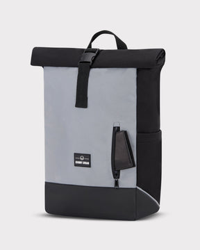 Rolltop Rucksack ‚Robin Medium‘ von Johnny Urban in Grau und Schwarz mit Fronttasche und Klettverschluss