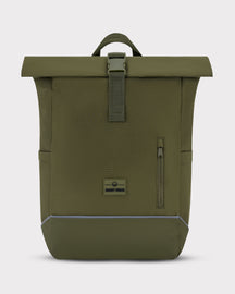 Rolltop Rucksack 'Robin Medium' von Johnny Urban in Olivgrün mit reflektierendem Streifen und Fronttasche mit Reißverschluss