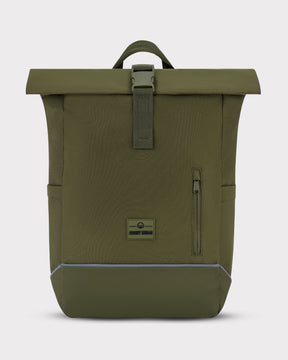 Rolltop Rucksack 'Robin Medium' von Johnny Urban in Olivgrün mit reflektierendem Streifen und Fronttasche mit Reißverschluss