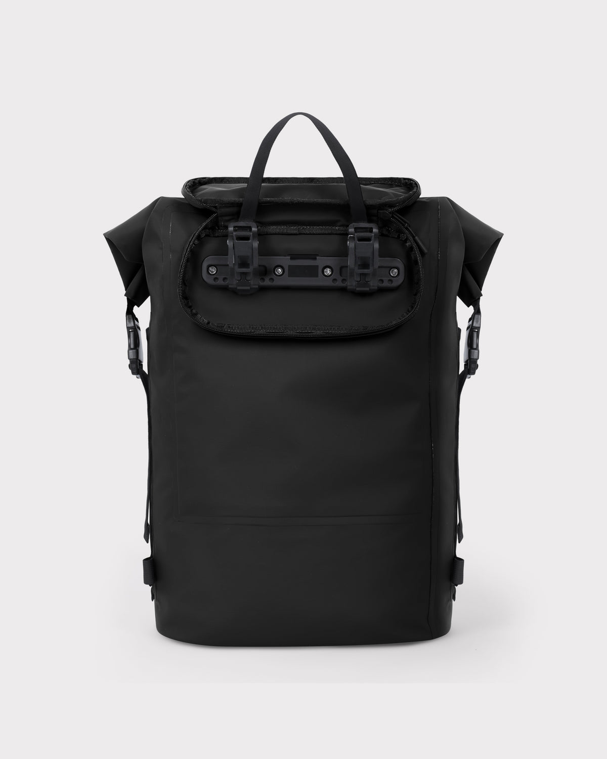 Schwarzer Rolltop Rucksack 'Myles' mit Gepäckträgerbefestigung, wasserfest für Fahrräder