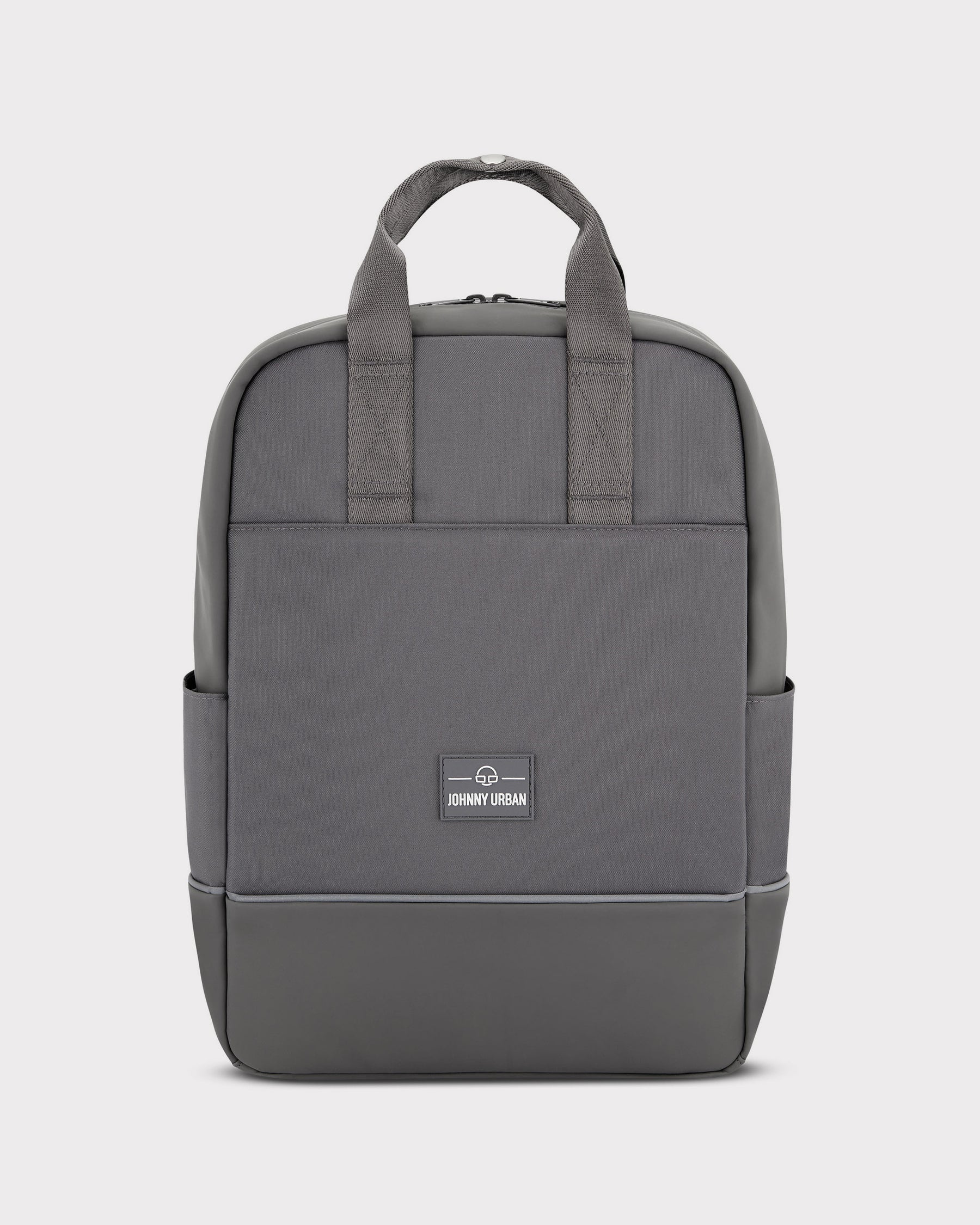 Grau-farbener Fahrradrucksack 'Jona Medium' von Johnny Urban mit zwei Tragegriffen und seitlichen Taschen