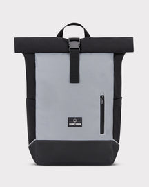 Reflektierender Rolltop Rucksack 'Robin Medium' von Johnny Urban in Grau und Schwarz mit Frontreißverschluss