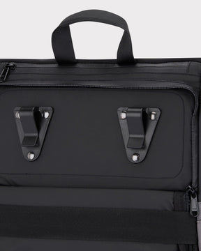 Schwarzer Johnny Urban Fahrradrucksack 'Mika' mit zwei Metallclips und Griff