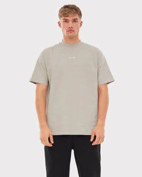 Beiges, oversized T-Shirt 'Sammy Johnny Urban' für Herren mit kurzem Arm und rundem Ausschnitt