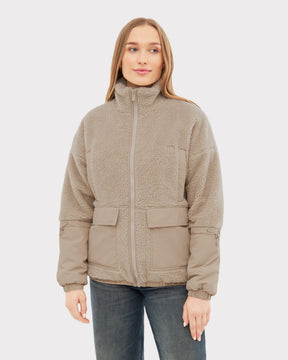 Beige Teddy Fleecejacke 'Carson' für Damen mit hohem Kragen, Reißverschluss und Taschen an Ärmeln und Bund