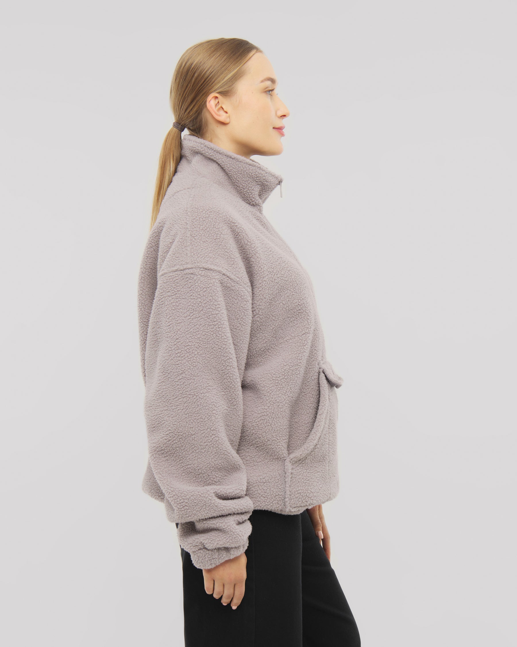 Der hohe Kragen des Ruben-Fleecepullovers schützt dich vor kaltem Wind und hält dich dank des weichen Fleece warm. 