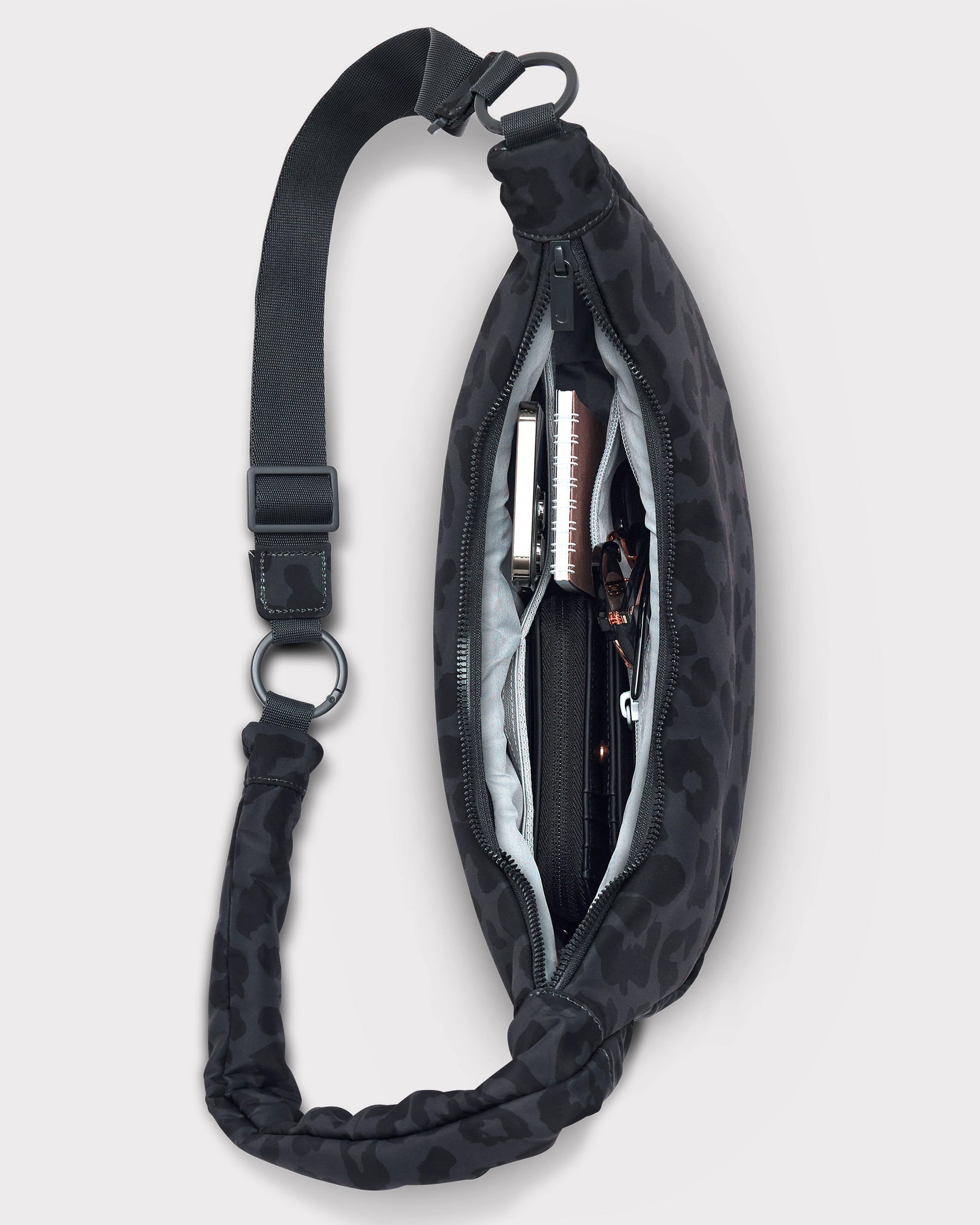 Half Moon Bag "Lou Medium" grau leo