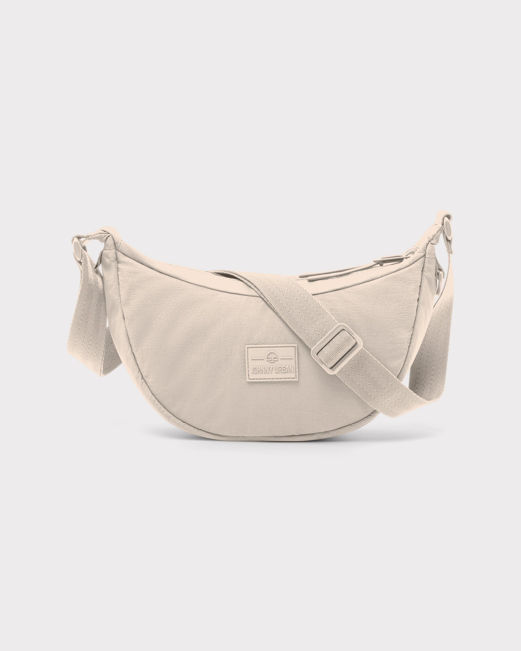 Halbmondförmige Umhängetasche Kaia Small von Johnny Urban in sandbeige mit verstellbarem Gurt