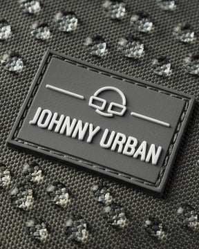 Wasserabweisendes, anthrazitfarbenes Gewebe mit aufgenähtem JOHNNY URBAN Logo auf der Half Moon Bag 'Ally Small'