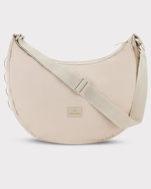 Beige Half Moon Bag 'Kaia XL' von Johnny Urban mit verstellbarem Schultergurt