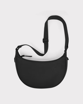 Schwarze Half Moon Bag 'Ally Small' von Johnny Urban mit verstellbarem Schultergurt