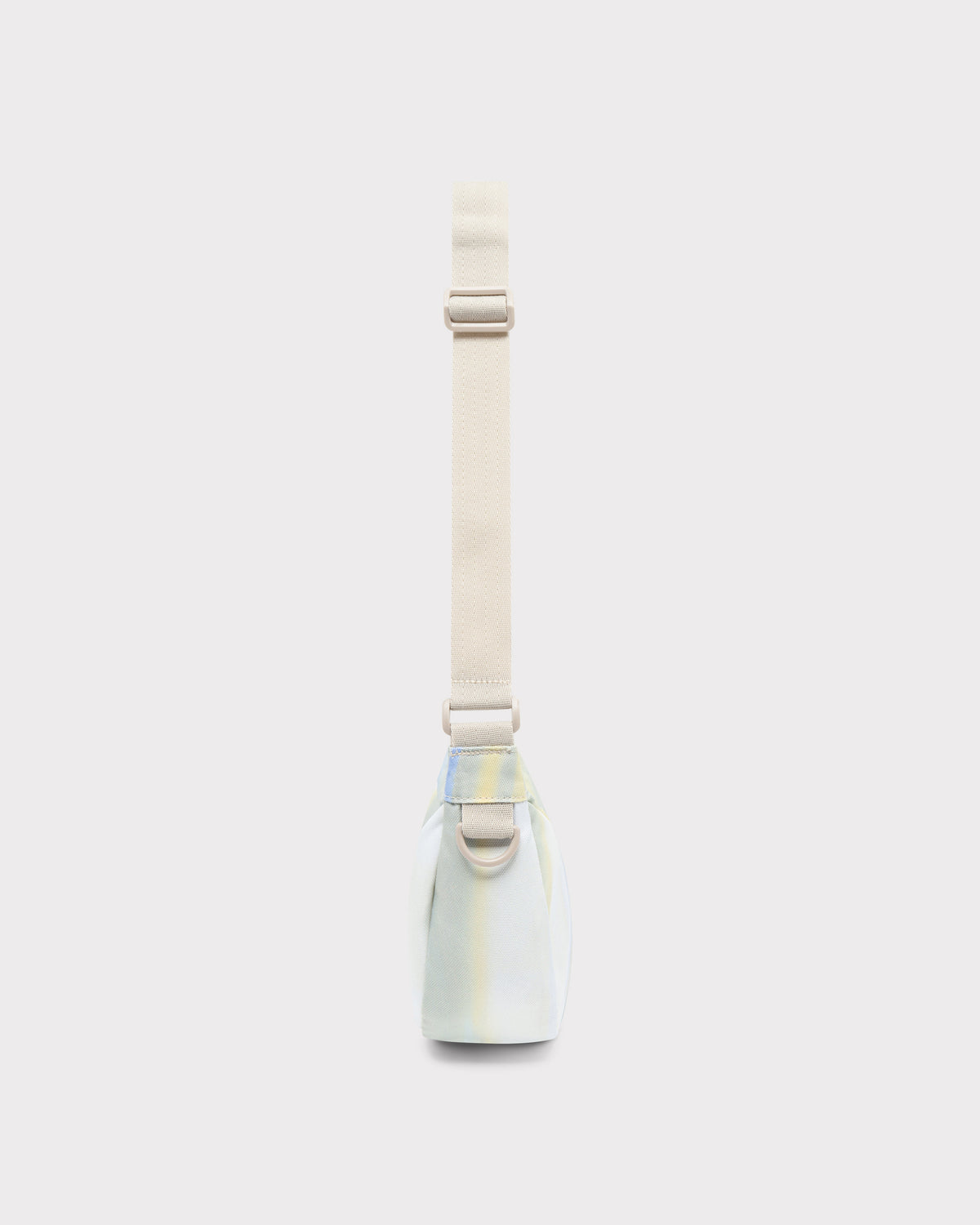 Halbmondtasche 'Ally Small' in sandfarben mit gestreiftem Design und verstellbarem Riemen von Johnny Urban