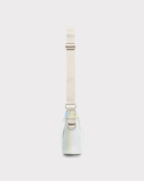 Halbmondtasche 'Ally Small' in sandfarben mit gestreiftem Design und verstellbarem Riemen von Johnny Urban