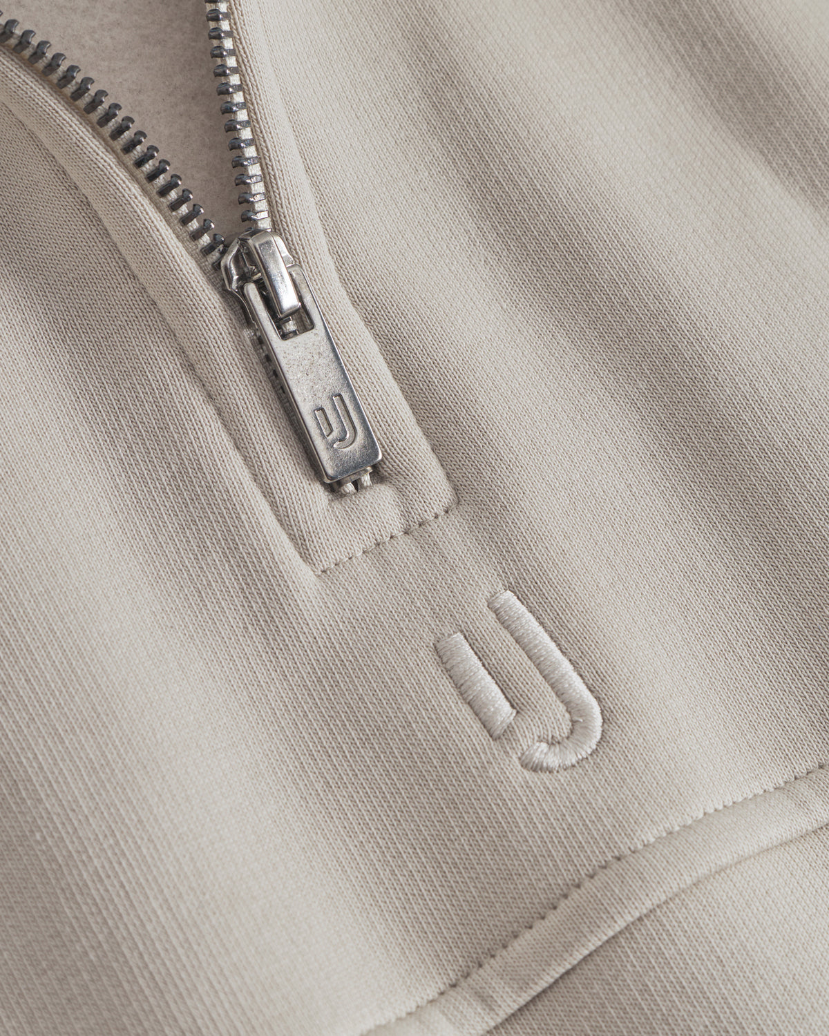 Beiger Half Zip Sweatshirt 'Cooper' mit Metallreißverschluss und gesticktem Johnny Urban Logo