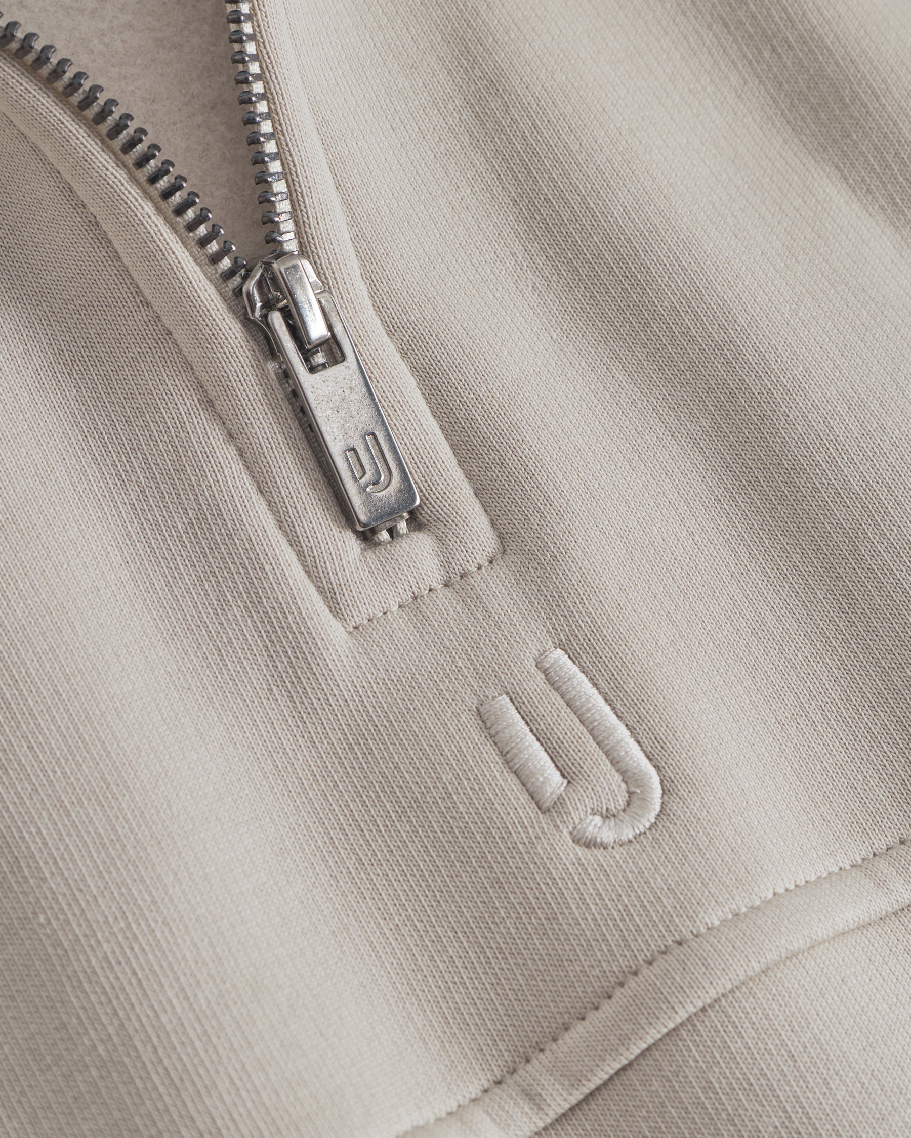 Beiger Half Zip Sweatshirt 'Cooper' mit Metallreißverschluss und gesticktem Johnny Urban Logo