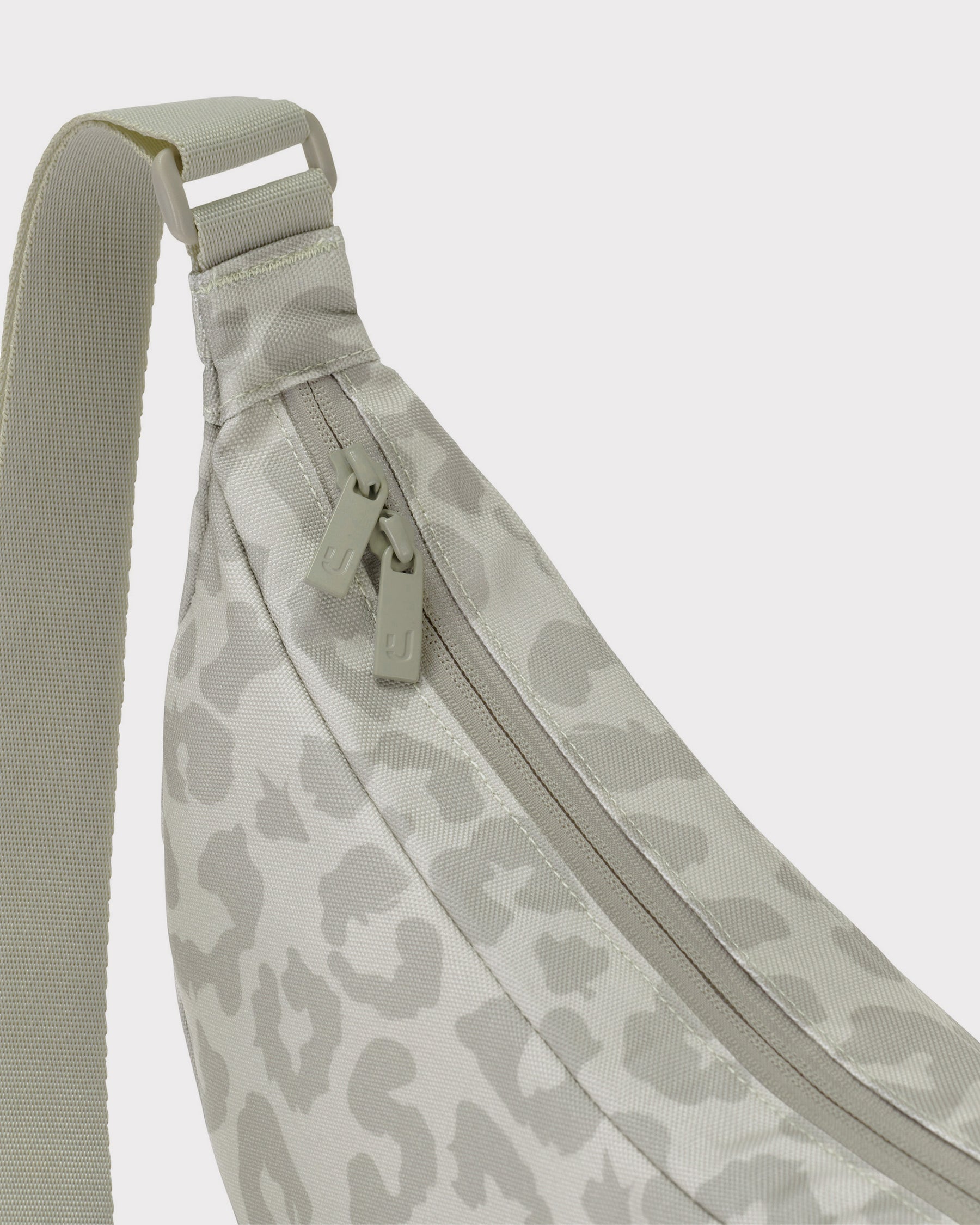 Half Moon Bag "Ally Medium"